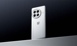 一加13官方最新爆料,性能怪兽来袭，全新设计引领潮流！”